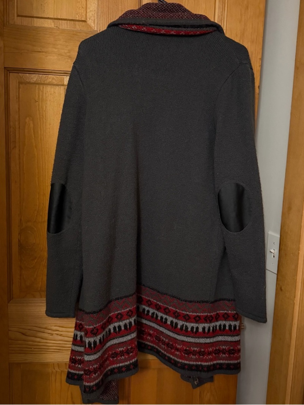 Women’s Gray Open-Front Cardigan with Red Patterned Trim - Picture 3 of 3